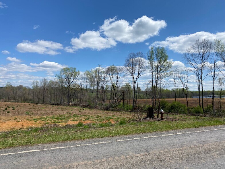 7426 US Highway 64 E, Ramseur, NC à vendre - Photo principale – Image 1 sur 11