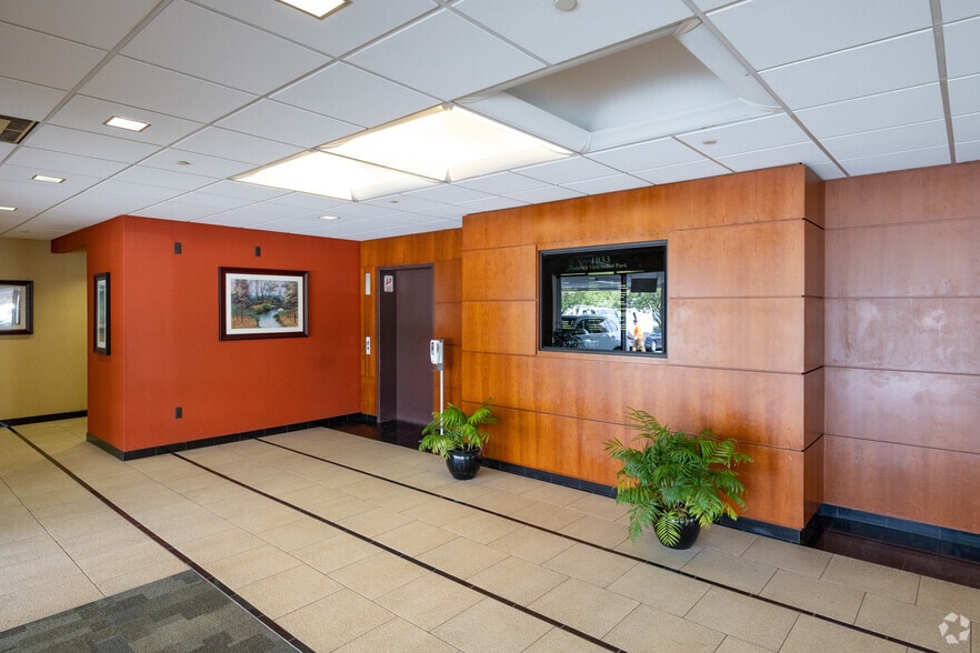 1033 Rte 46 108, Clifton, NJ à vendre - Hall d’entrée – Image 3 sur 5