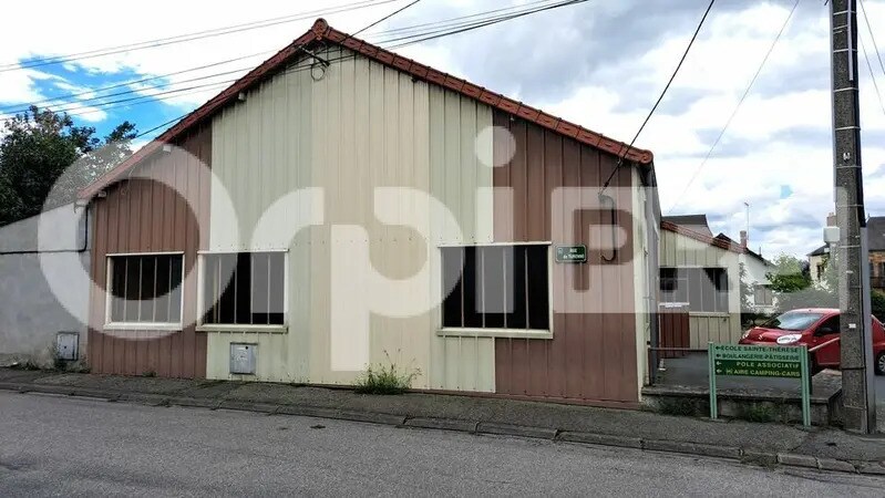 Local commercial dans Montmarault à louer - Photo de l’immeuble – Image 3 sur 7