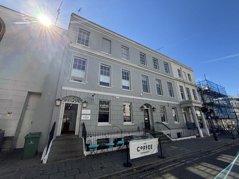 18-21 Regent St, Cheltenham à vendre - Photo de l’immeuble – Image 1 sur 1
