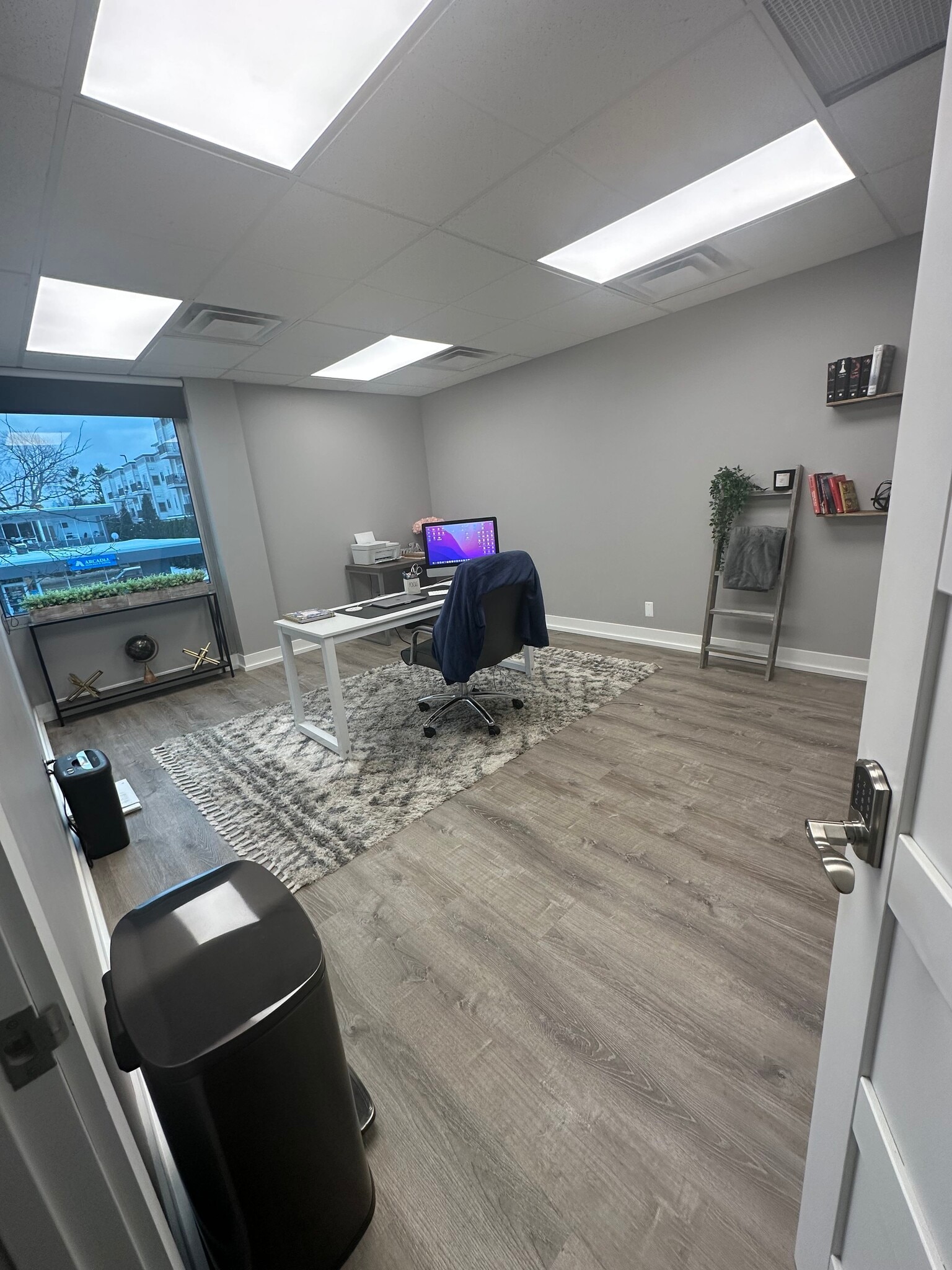 925-975 E Maple Rd, Birmingham, MI à louer Photo intérieure– Image 1 sur 5