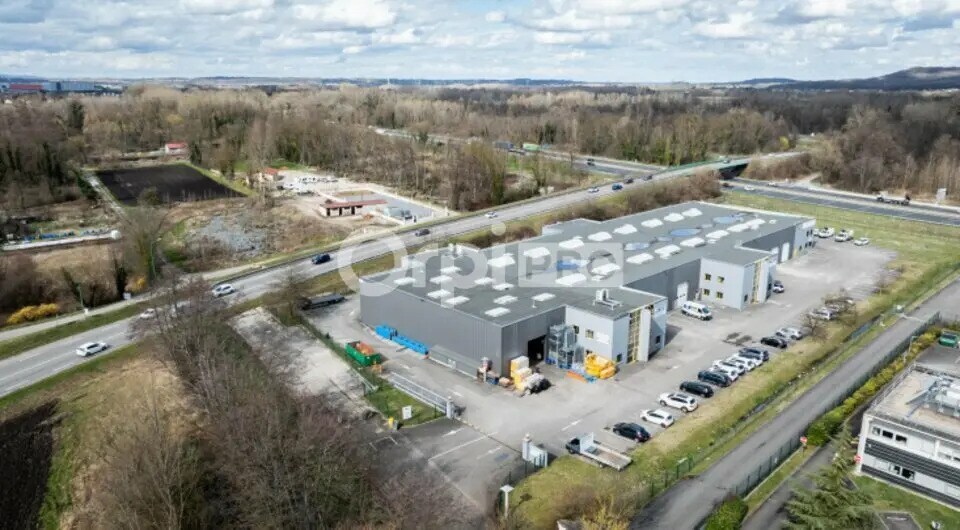 Local d’activités dans La Verpillière à louer Photo de l’immeuble– Image 1 sur 4