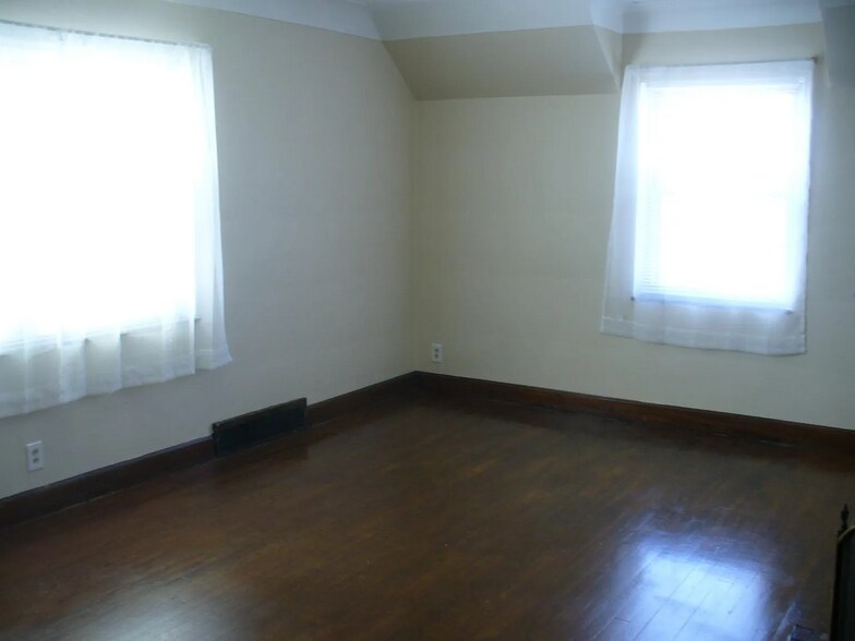 4494-96 W Jefferson Ave, Ecorse, MI à vendre - Photo de l’immeuble – Image 2 sur 9