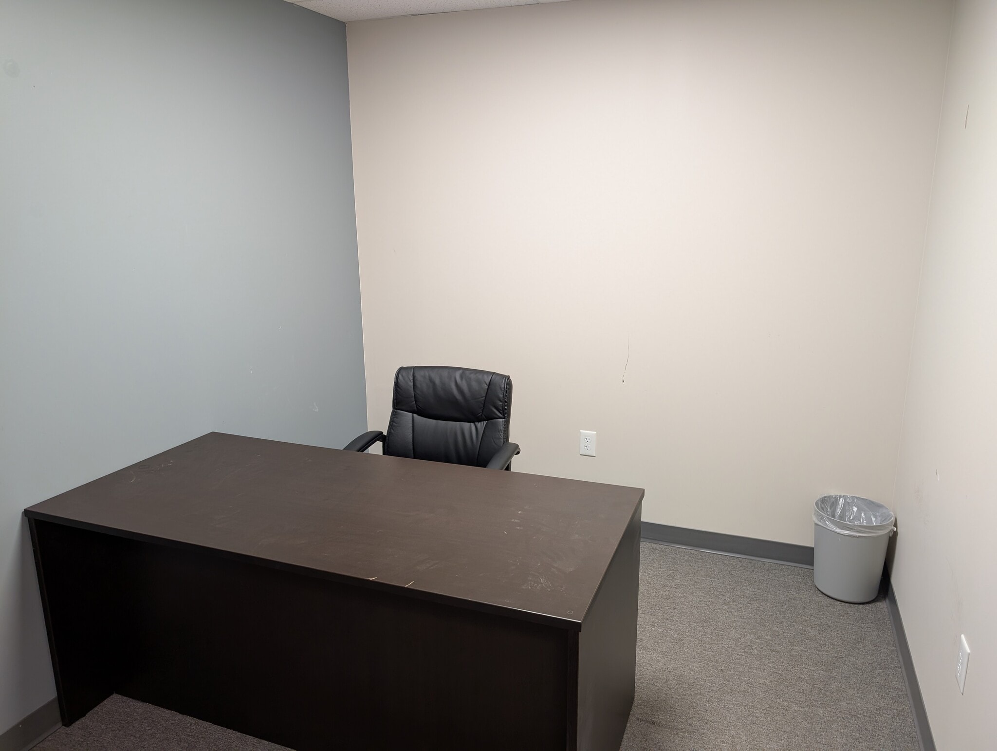 801 W Bay Dr, Largo, FL à louer Photo intérieure– Image 1 sur 12