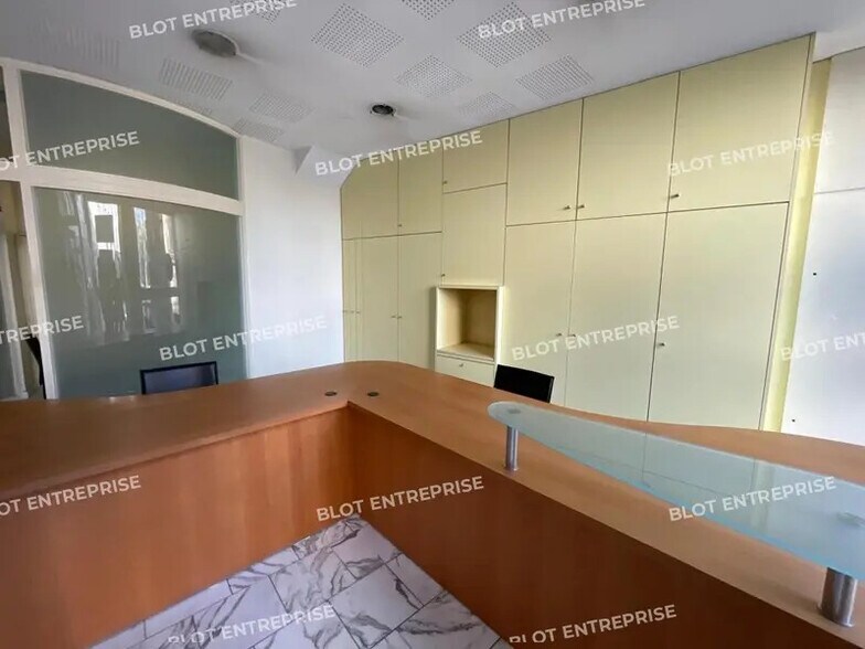 Bureau dans Saint-Brieuc à vendre - Photo intérieure – Image 2 sur 6