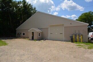 Plus de détails pour 380 Grove Ave, Patchogue, NY - Industriel/Logistique à louer