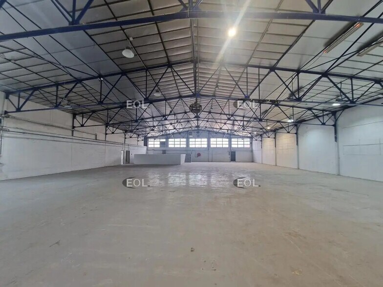 Local d’activités dans Nanterre à louer - Photo de l’immeuble – Image 2 sur 8