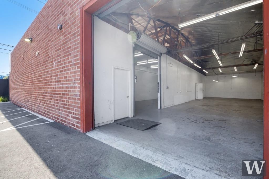 5645-5655 W. Adams Boulevard Blvd, Los Angeles, CA à louer Photo intérieure– Image 1 sur 6
