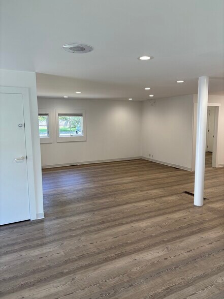 137 Hampton Rd, Southampton, NY à louer - Photo de l’immeuble – Image 3 sur 7