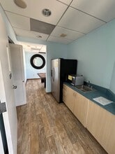 105 W Torrance Blvd, Redondo Beach, CA à louer Photo intérieure– Image 1 sur 14