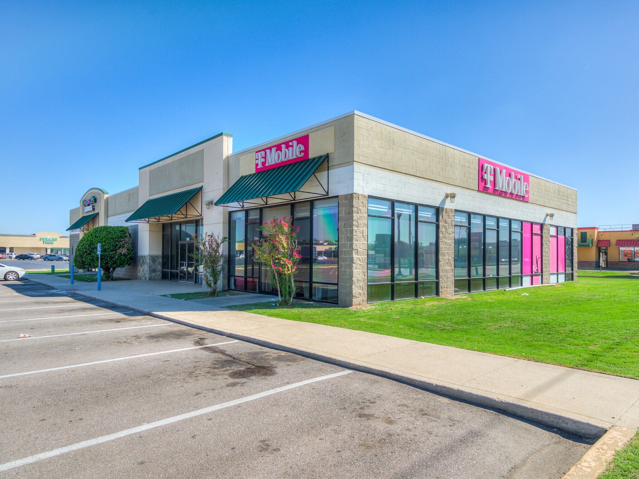 4571-4575 NW 23rd St, Oklahoma City, OK à vendre Photo principale– Image 1 sur 6