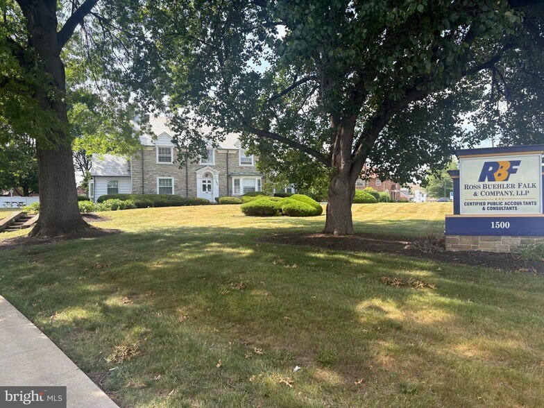 1500 Lititz Pike, Lancaster, PA à vendre - Photo de l’immeuble – Image 3 sur 16