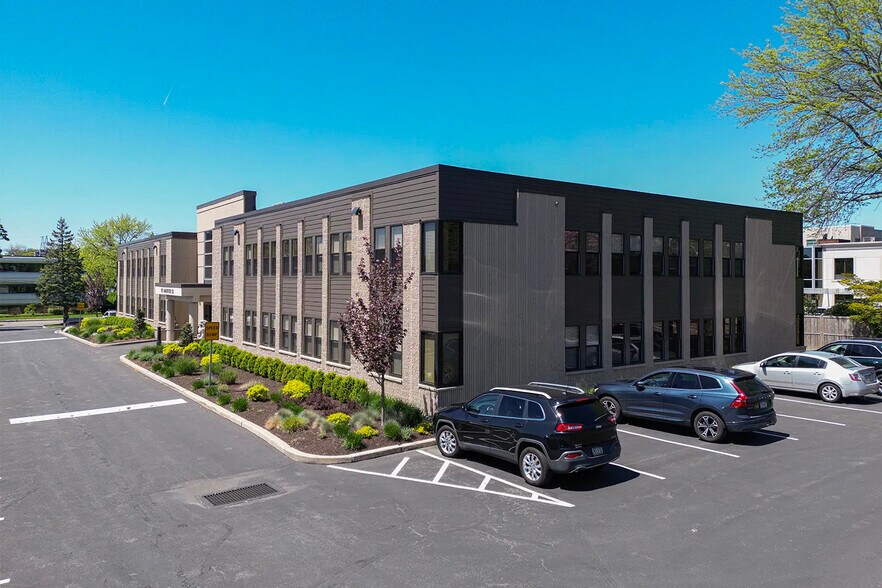 937 E Haverford Rd, Bryn Mawr, PA à louer - Photo de l’immeuble – Image 3 sur 9