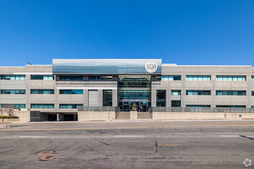101 Pacific Coast Hwy, El Segundo, CA à louer - Photo de l’immeuble – Image 2 sur 12