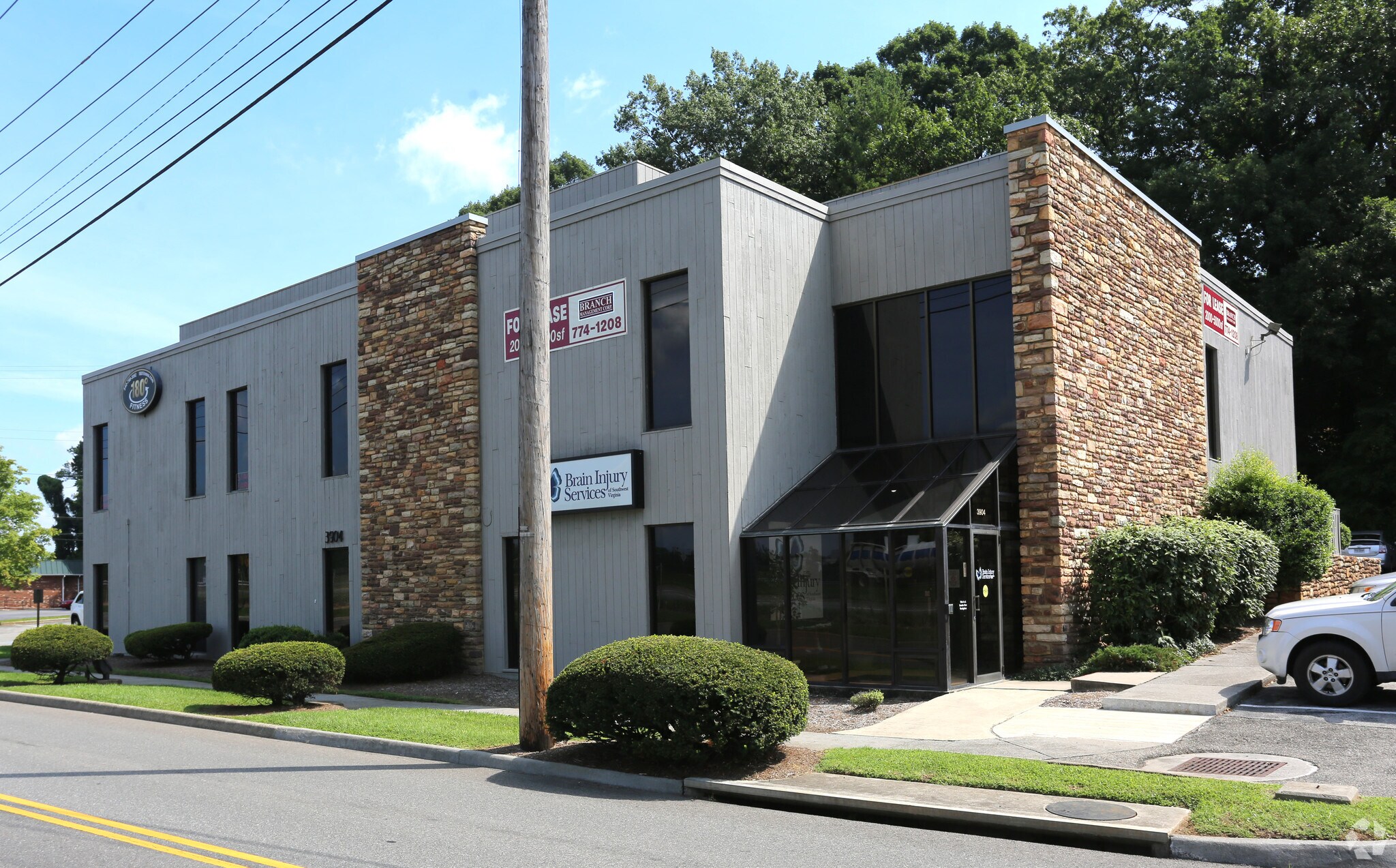 3902-3904 Franklin Rd, Roanoke, VA à louer Photo principale– Image 1 sur 9