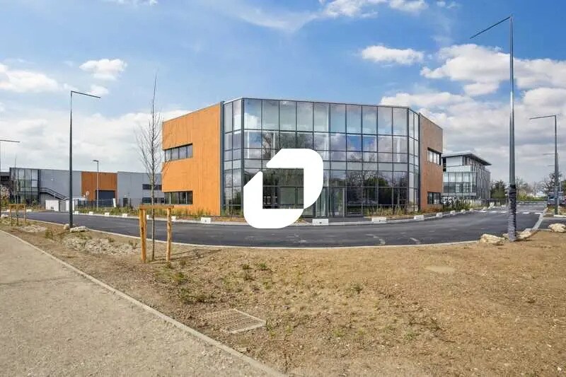 Local d’activités dans Grigny à louer - Photo de l’immeuble – Image 2 sur 20