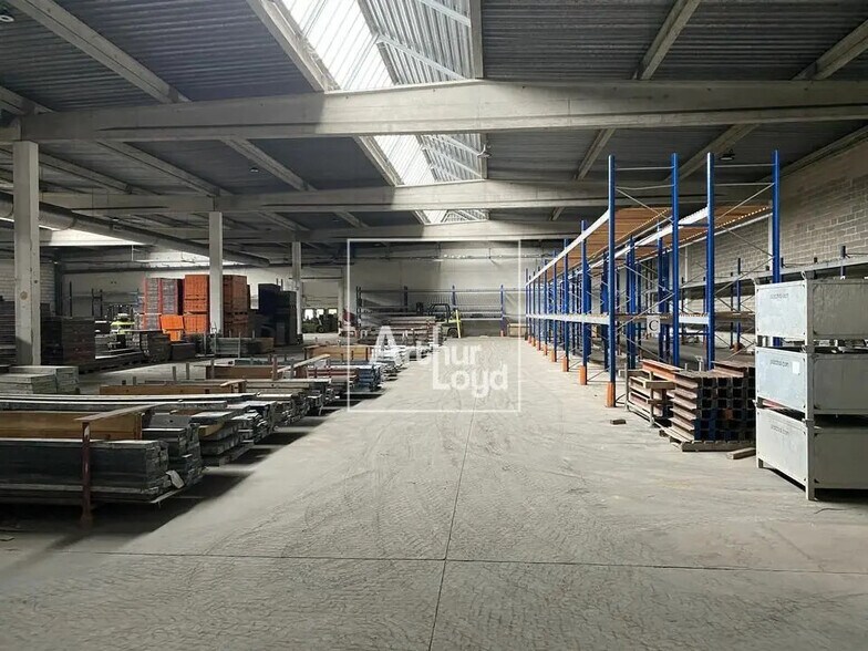 Local d’activités dans Moissy-Cramayel à louer - Photo de l’immeuble – Image 1 sur 7
