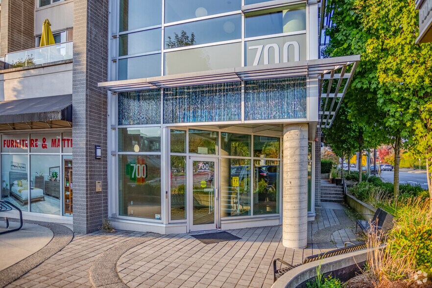 700 Marine Dr, North Vancouver, BC à vendre - Photo de l’immeuble – Image 2 sur 4