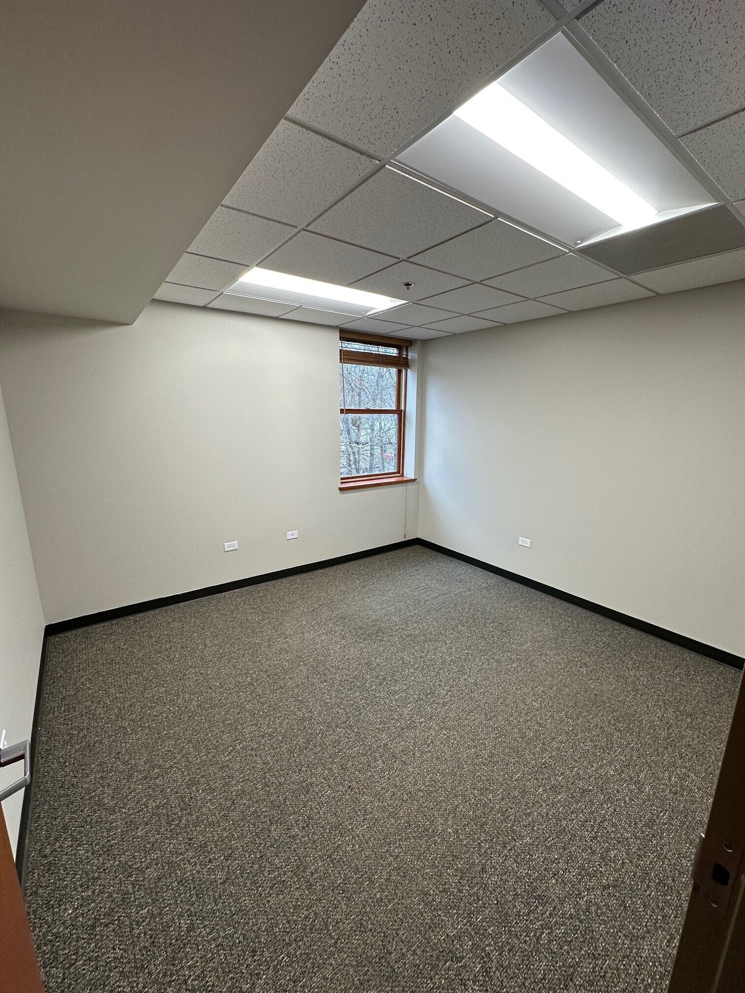 303 N 2nd St, St Charles, IL à louer Photo intérieure– Image 1 sur 5