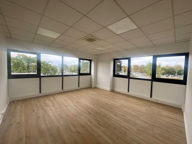 Bureau dans Reims à louer - Photo de l’immeuble – Image 2 sur 6