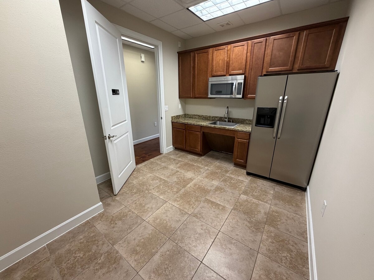 2219 Sawdust Rd, The Woodlands, TX 77380 - Lot 1301 - - Photo intérieure - Image 2 of 3