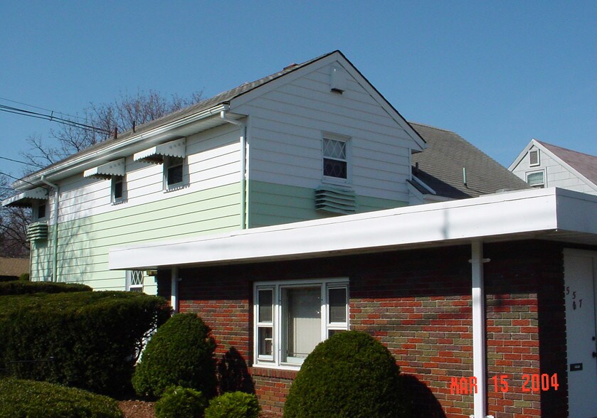 145 Baldwin Ave, Hasbrouck Heights, NJ à vendre - Photo de l’immeuble – Image 1 sur 3