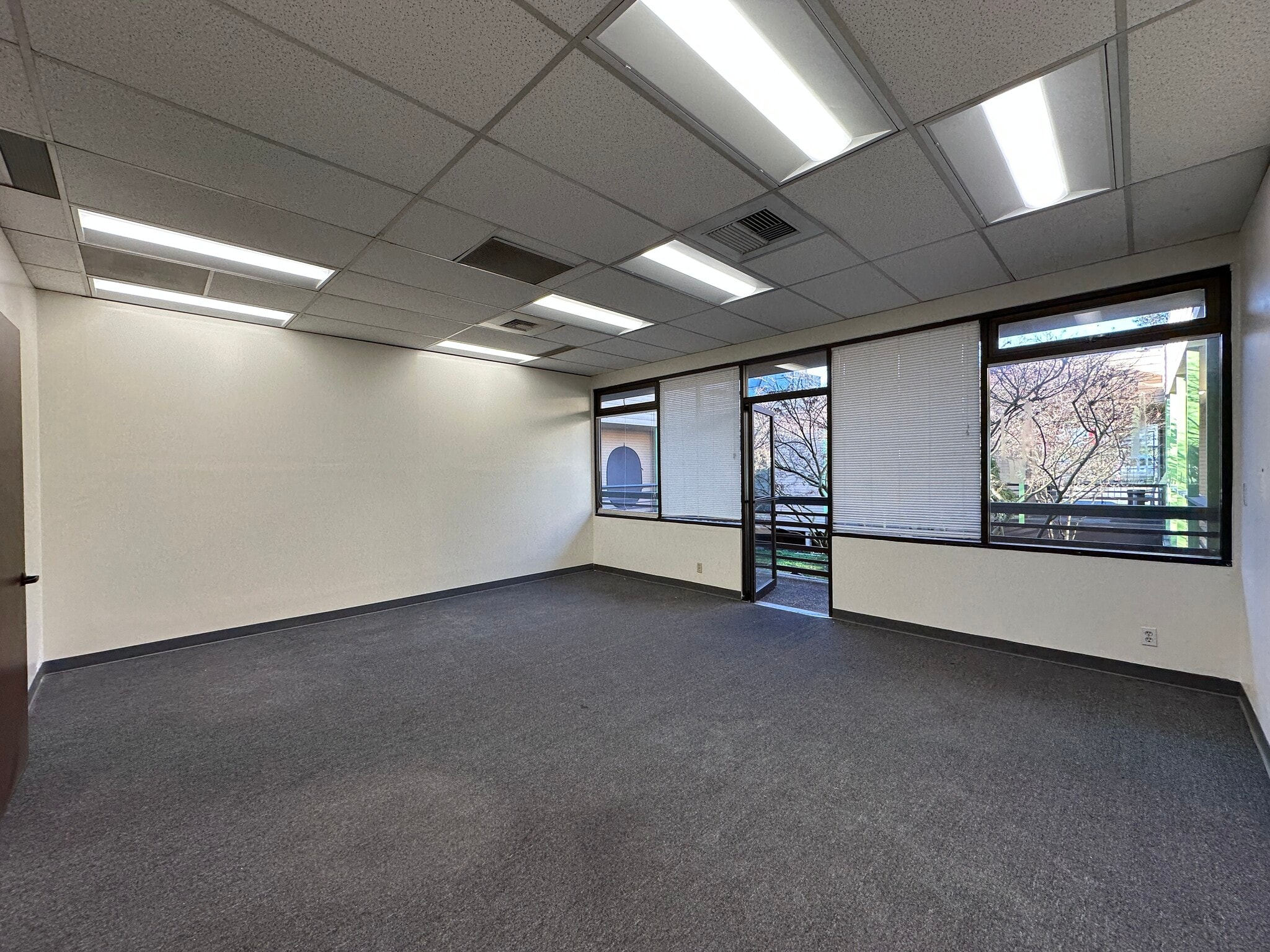 1805 136th Pl NE, Bellevue, WA à louer Photo intérieure– Image 1 sur 10