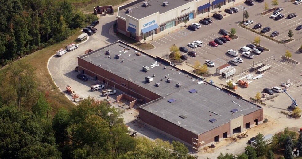 2270 E Beltline Ave NE, Grand Rapids, MI à louer - Photo de l’immeuble – Image 2 sur 5