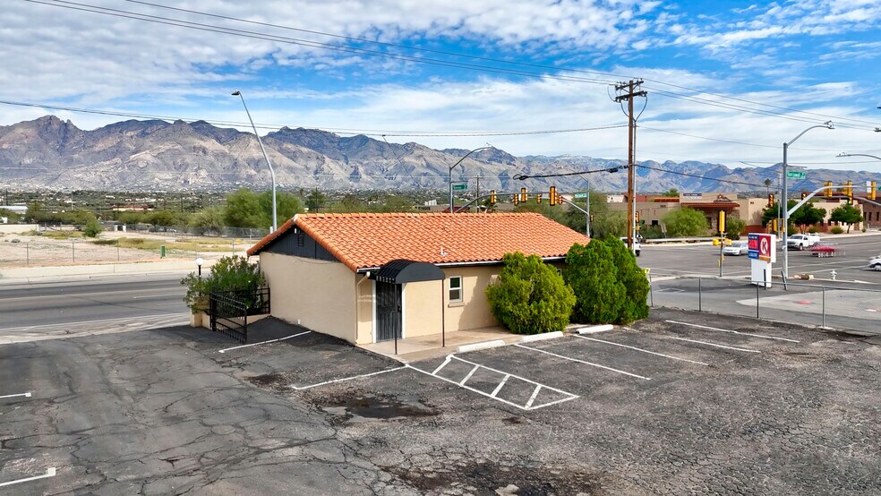 3854 E Fort Lowell Rd, Tucson, AZ à vendre - Photo de l’immeuble – Image 2 sur 33