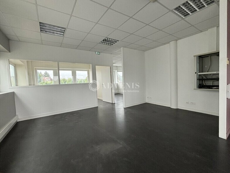 Bureau dans Orléans à vendre - Photo de l’immeuble – Image 3 sur 11