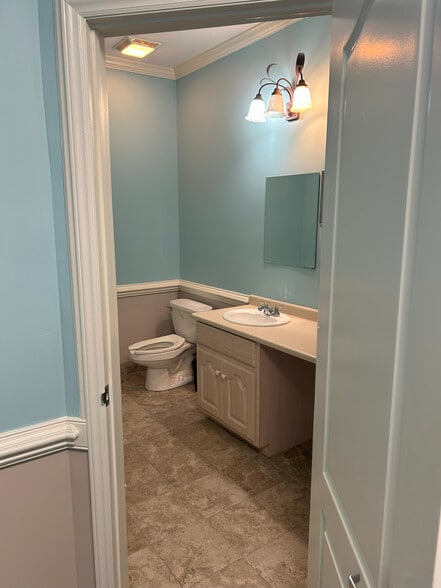 274B Commonwealth Dr, Greenville, SC à louer - Photo intérieure – Image 3 sur 7