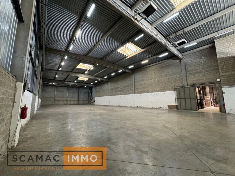 Industriel/Logistique dans LIEUSAINT à louer - Photo de l’immeuble – Image 2 sur 7