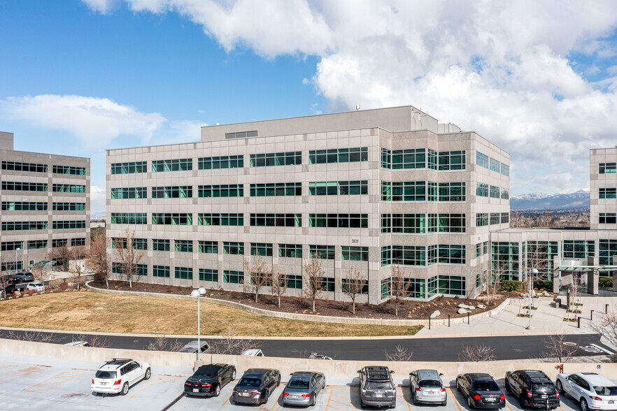 2825 E Cottonwood Pky, Salt Lake City, UT à louer - Photo de l’immeuble – Image 1 sur 9