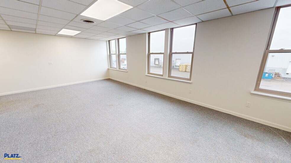 95 Karago Ave, Youngstown, OH à louer - Photo de l’immeuble – Image 2 sur 19