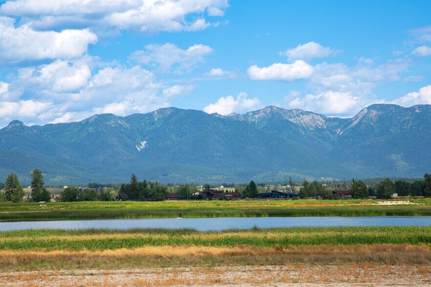 2879 Lower Valley Rd, Kalispell, MT à vendre - Aérien – Image 2 sur 14