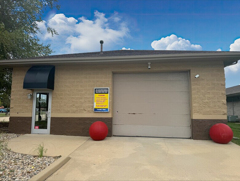 12 Junction Dr W, Glen Carbon, IL à vendre - Photo de l’immeuble – Image 2 sur 11