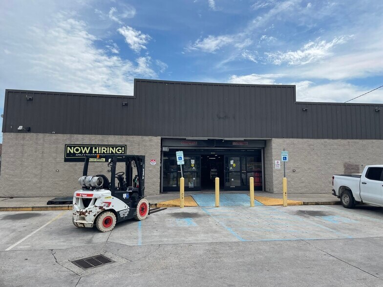 8201 Earhart Blvd, New Orleans, LA à louer - Photo principale – Image 1 sur 14