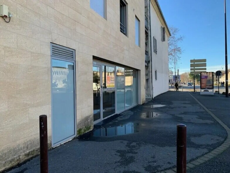 Bureau dans Avignon à louer - Photo de l’immeuble – Image 3 sur 13