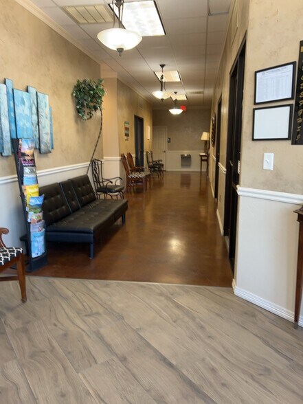 300 W Central Texas Expy, Harker Heights, TX à louer - Photo de l’immeuble – Image 3 sur 7