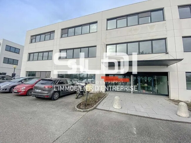 Plus de détails pour 23 Rue Maryse Bastié, Bron - Bureau à louer