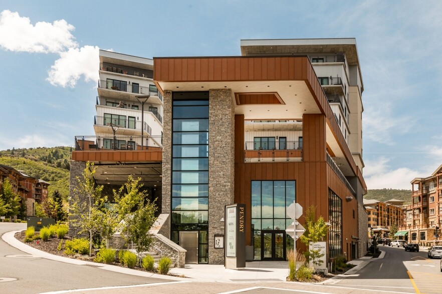 2417 West High Mountain Rd, Park City, UT à louer - Photo de l’immeuble – Image 1 sur 30