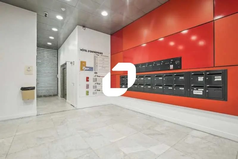 Bureau dans Sarcelles à louer - Hall d’entrée – Image 2 sur 14