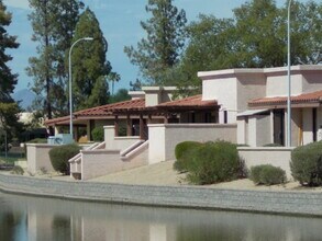 2058 S Dobson Rd, Mesa, AZ à louer Photo de l’immeuble– Image 2 sur 30