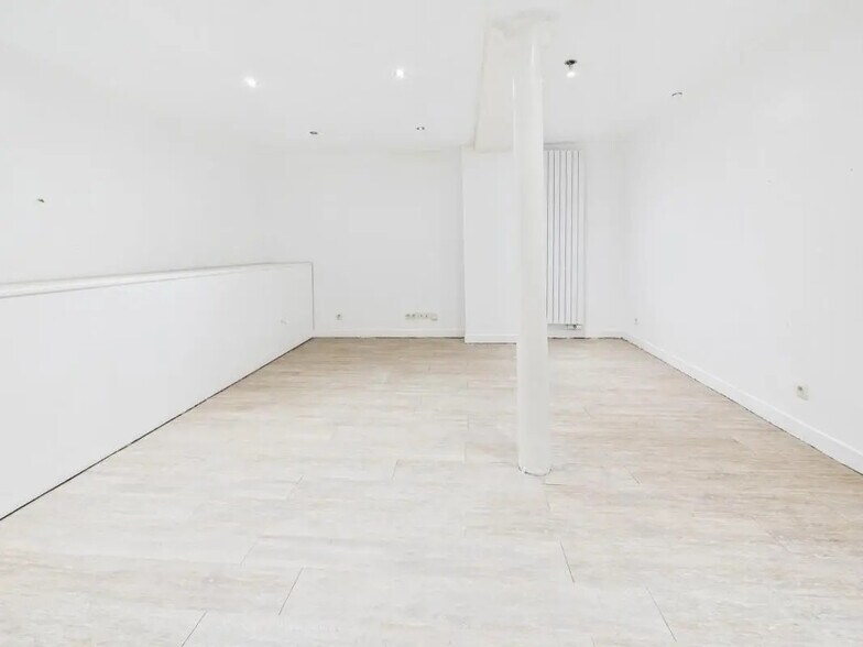 Local commercial dans Paris à louer - Photo de l’immeuble – Image 3 sur 4