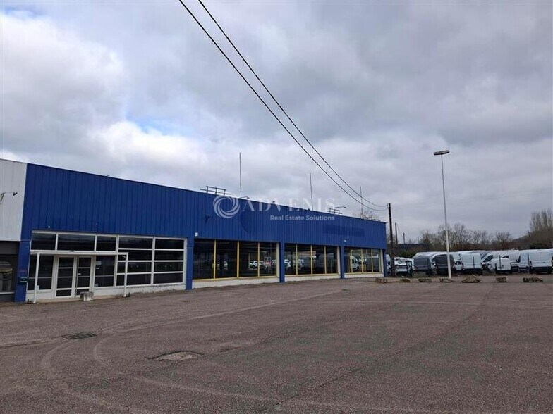 Local commercial dans Bois-de-Haye à louer - Photo de l’immeuble – Image 1 sur 8