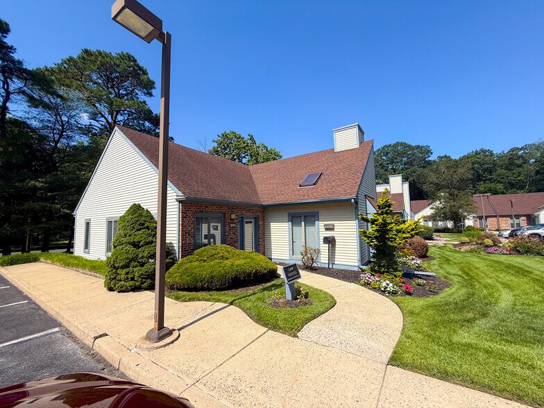 146 S Lakeview Dr, Gibbsboro, NJ à vendre - Photo de l’immeuble – Image 2 sur 14