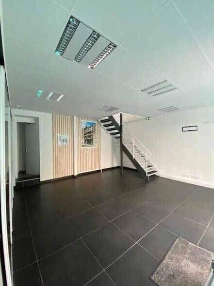 Local commercial dans Le Havre à louer - Photo de l’immeuble – Image 3 sur 5