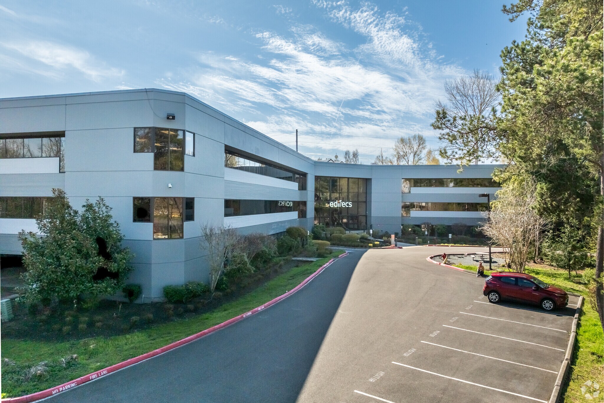 1756 114th Ave SE, Bellevue, WA à louer Photo principale– Image 1 sur 6