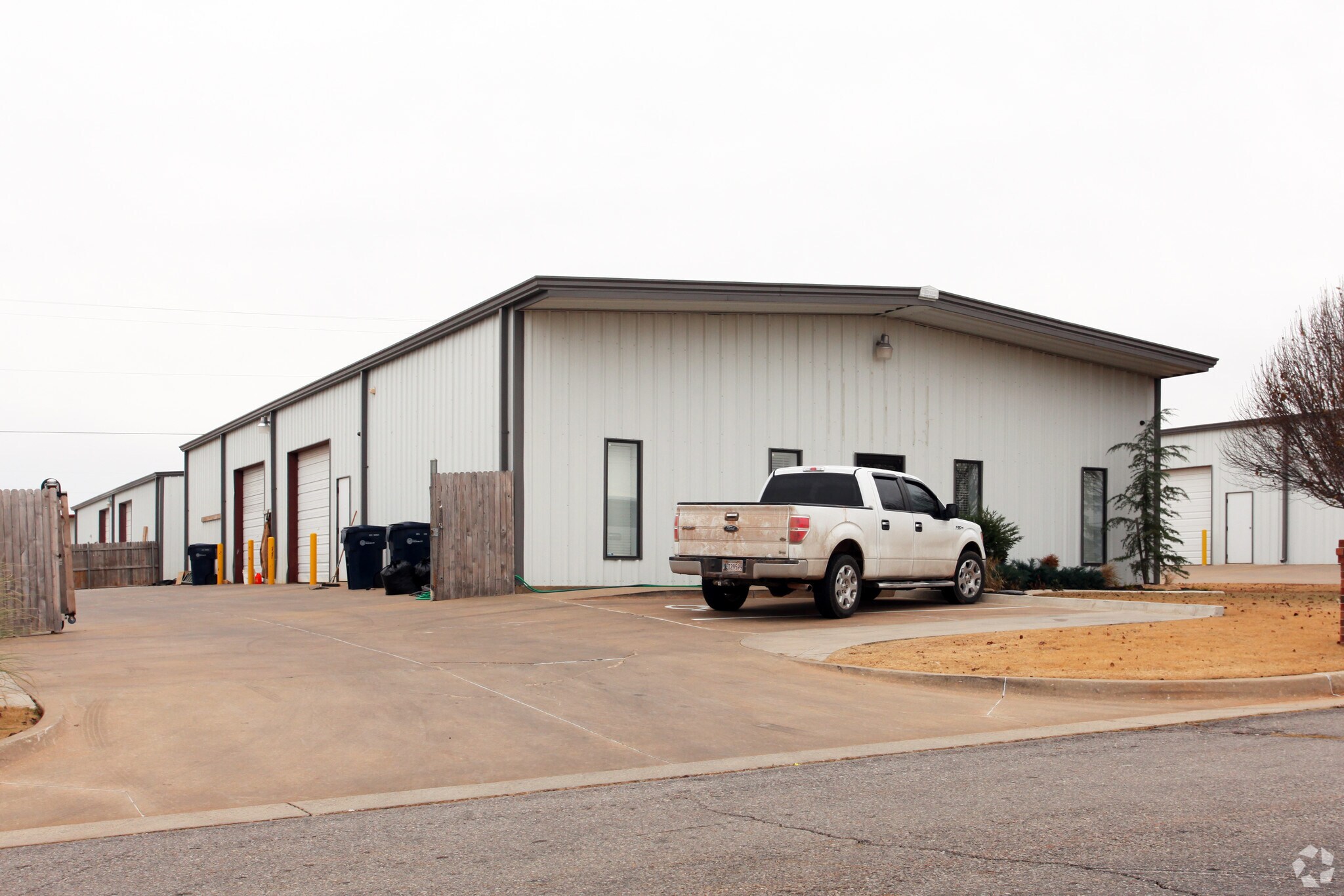 7420 NW 85th St, Oklahoma City, OK à louer Photo de l’immeuble– Image 1 sur 4