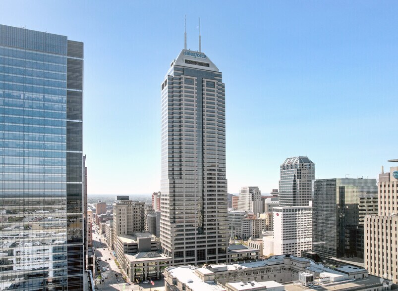 111 Monument Cir, Indianapolis, IN à louer - Photo de l’immeuble – Image 1 sur 18
